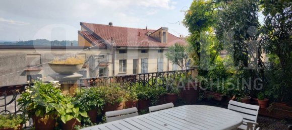 5 Schlafzimmer Wohnung in Erba, Italy, Nr. 312782 32