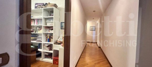 5 Schlafzimmer Wohnung in Erba, Italy, Nr. 312782 28
