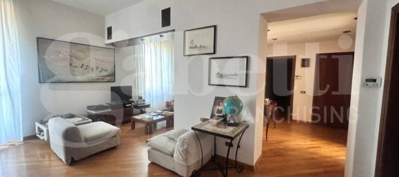 5 Schlafzimmer Wohnung in Erba, Italy, Nr. 312782 14