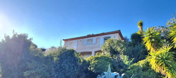 4 Schlafzimmer Schlösser in Cavalaire-sur-Mer, France, Nr. 99980 2