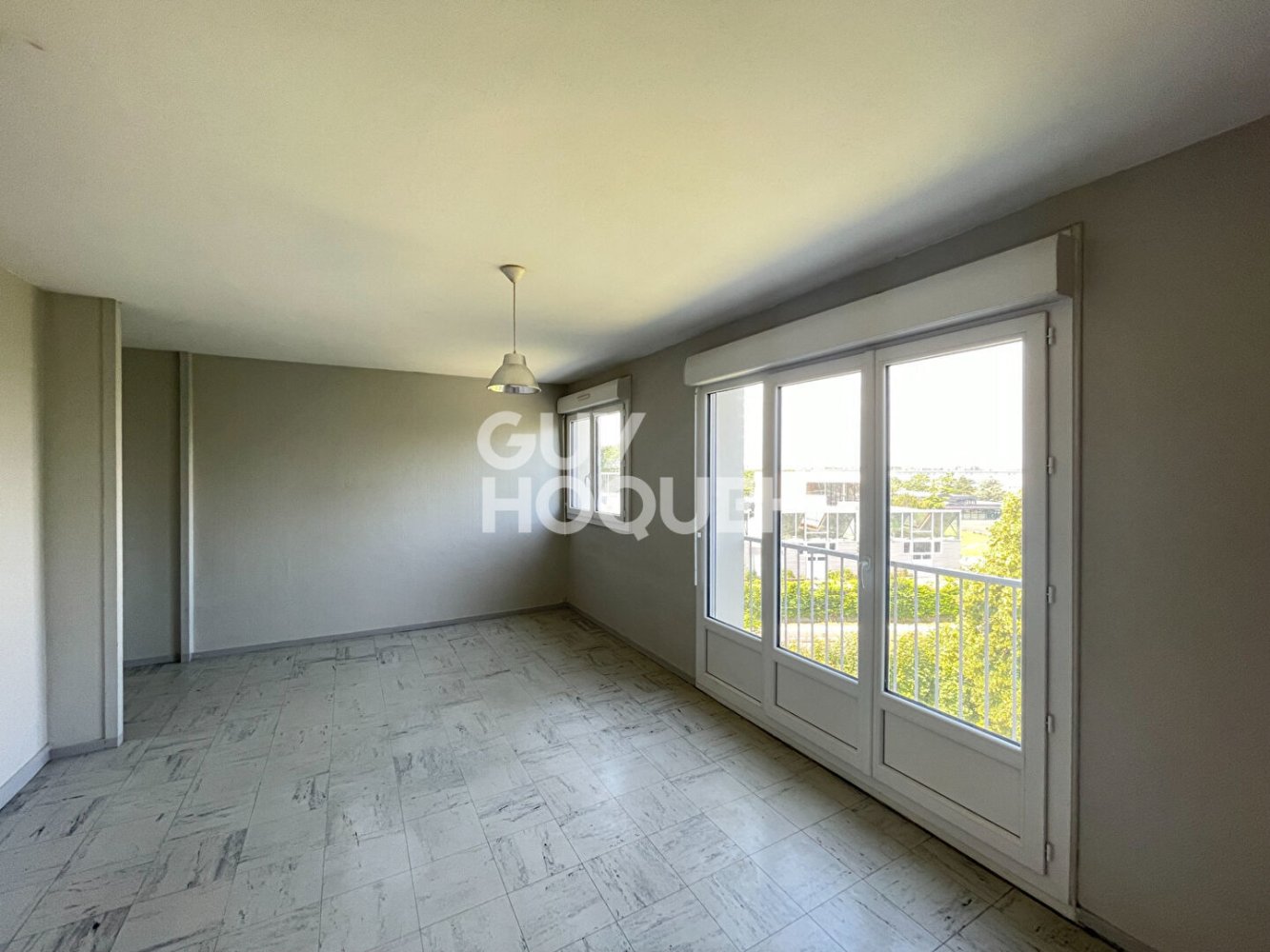 Apartamento de 3 dormitorios en Bourges, France No. 253380