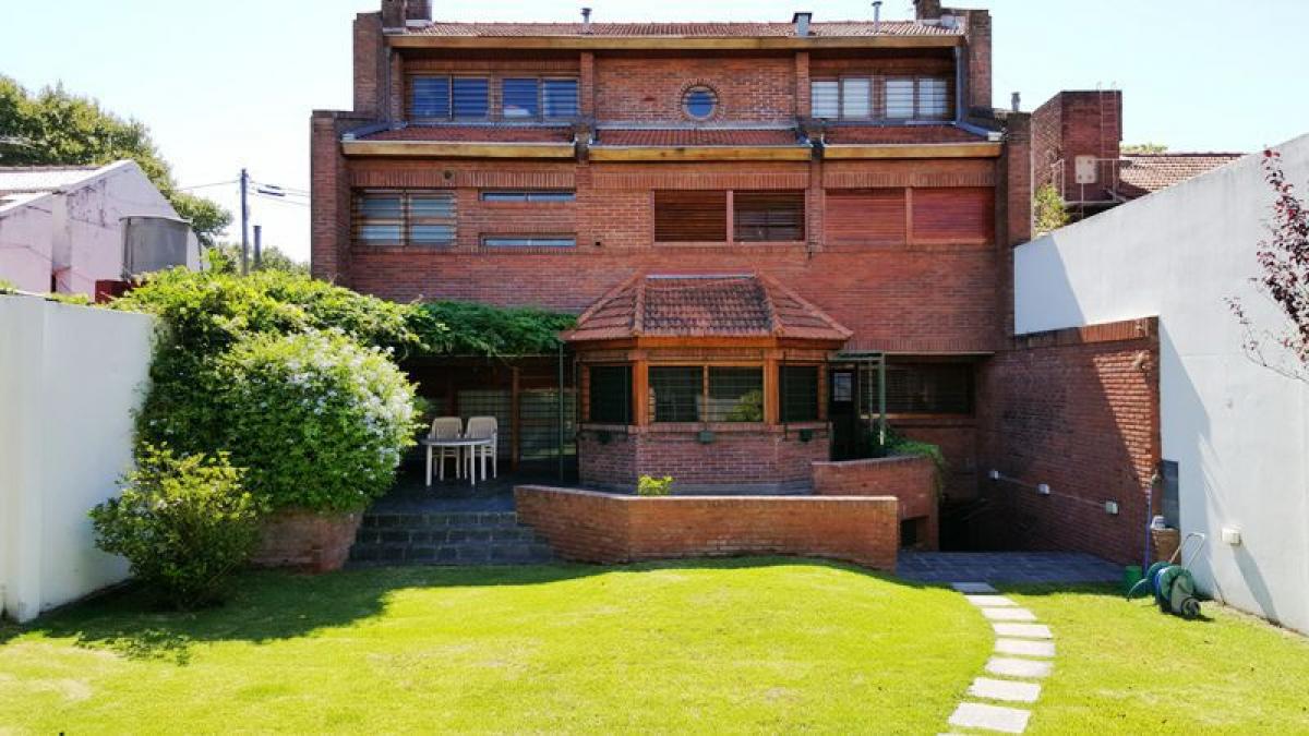 Дом с 6 спальнями в Висенте-Лопес, Аргентина № 17203