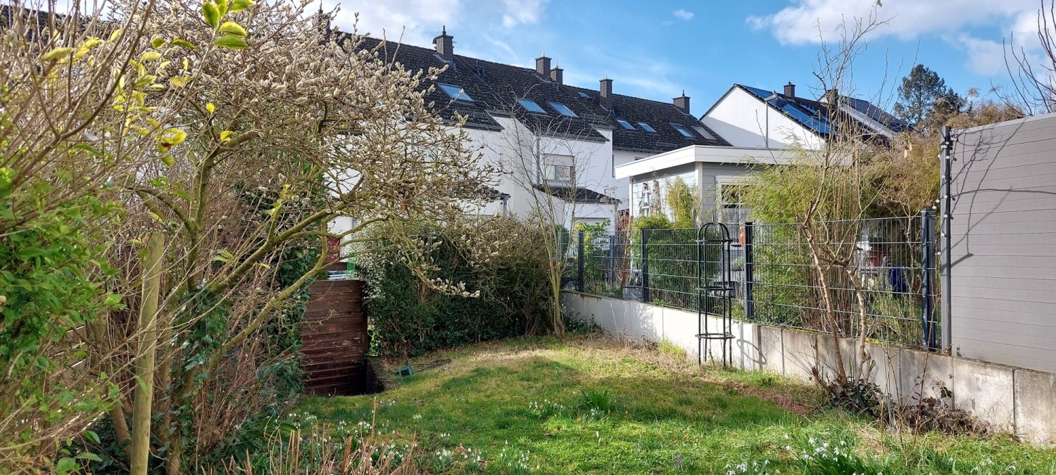 6 rooms Townhouse in Wiesbaden, Germany No. 21242