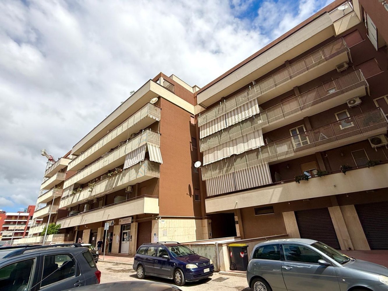 Propriété commerciale à Trani, Italy 45m² No. 339573