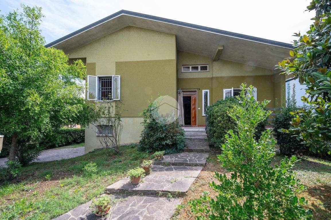 Вилла с 3 спальнями в Куртатоне, Италия № 338771