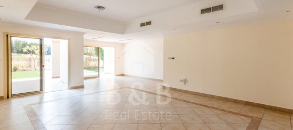 4 bedrooms Villa in Al Hamra Village, UAE No. 5971 8