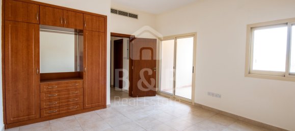 4 bedrooms Villa in Al Hamra Village, UAE No. 5971 6