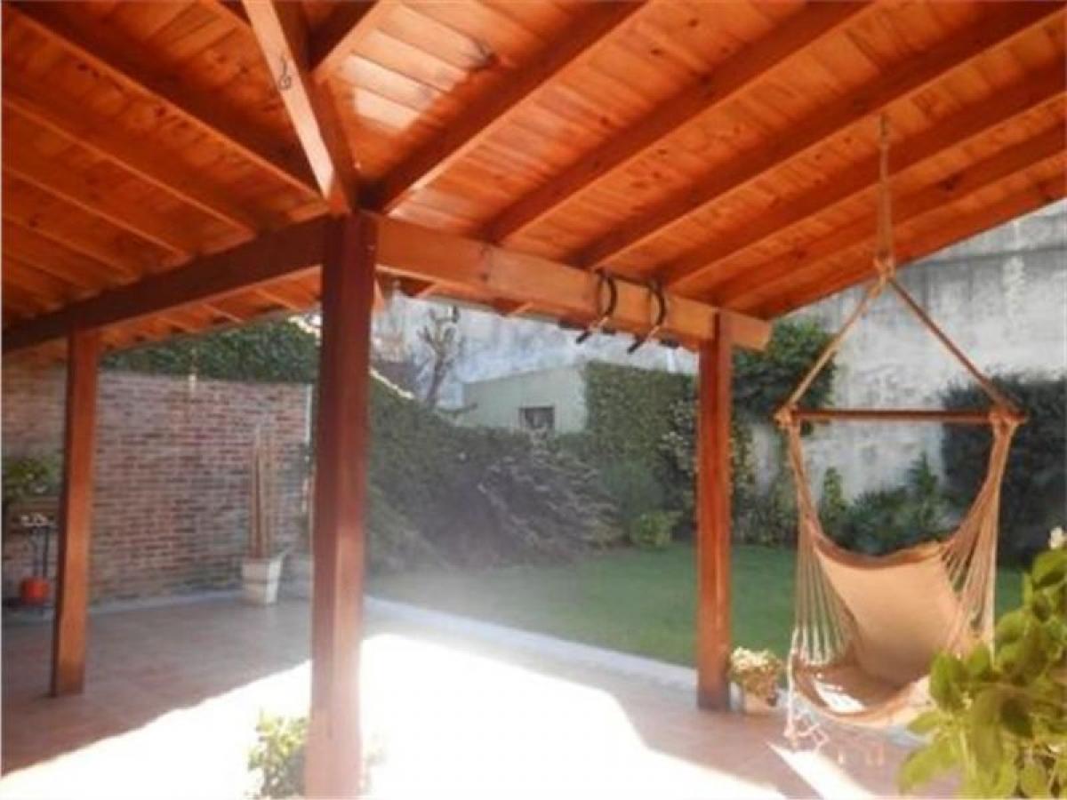 2 bedrooms House in Tres de Febrero, Argentina No. 56686