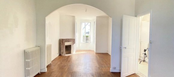 Casa de 3 dormitorios en Villemandeur, France No. 66941 2