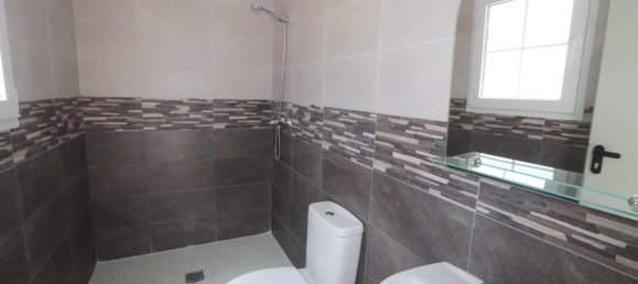 4 bedrooms Villa in Pinoso, Spain No. 10255 12