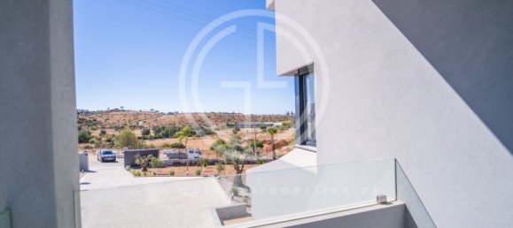 5 bedrooms Villa in Faro, Portugal No. 31946 34