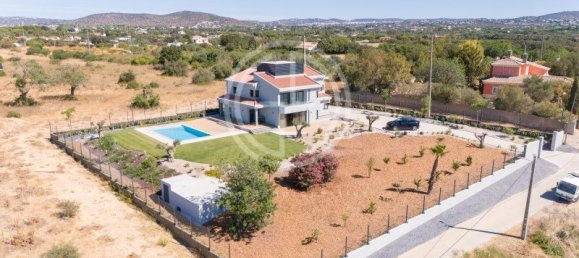 5 bedrooms Villa in Faro, Portugal No. 31946 48