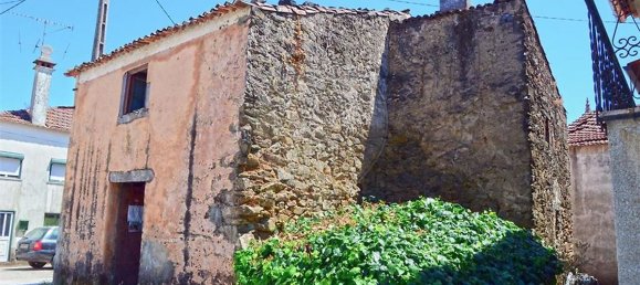 2 bedrooms House in Castanheira de Pera, Portugal No. 29528 3