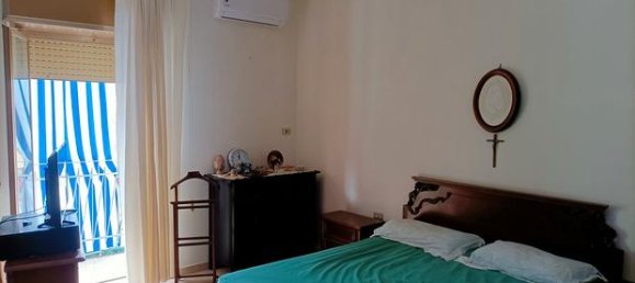 4 rooms Apartment in Taranto, Italy No. 276906 3