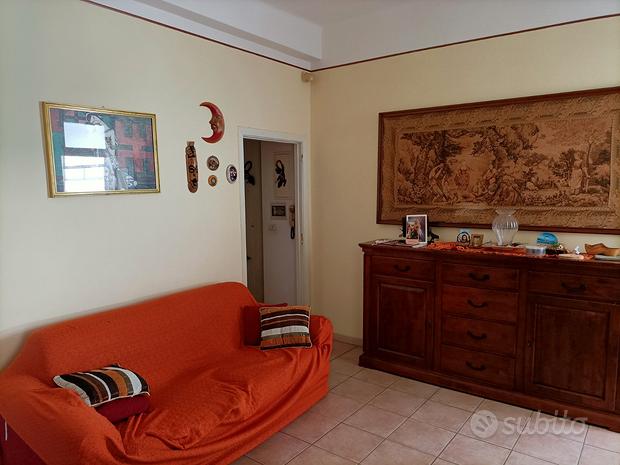 4 rooms Apartment in Taranto, Italy No. 276906