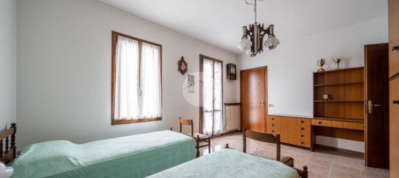 Вилла с 5 комнатами в Сан Мартино Буон Альберго, Италия № 60097 10