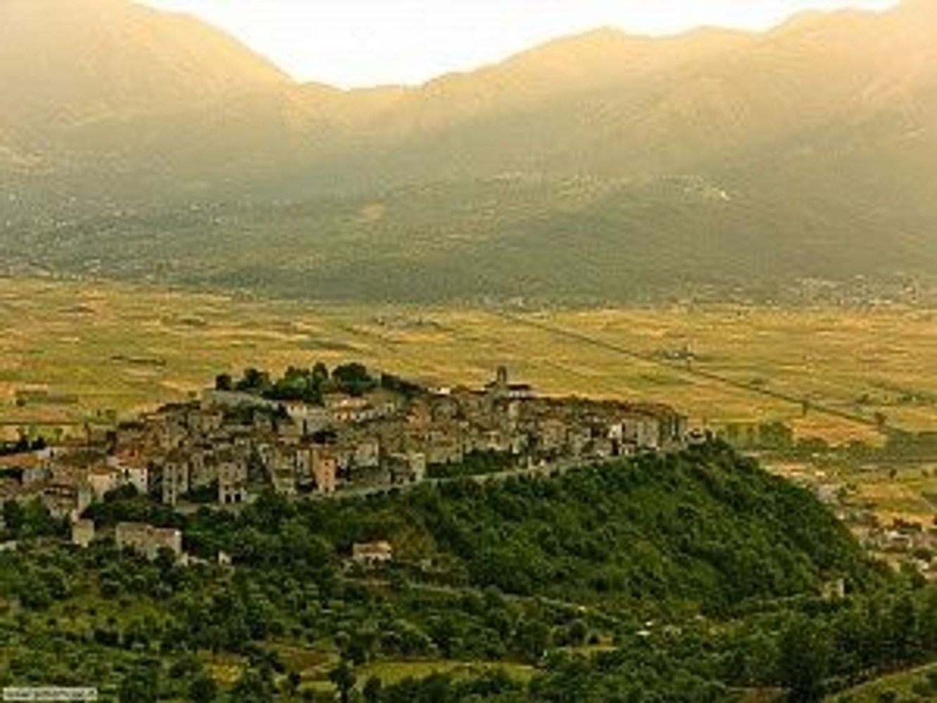 9 rooms House in Atena Lucana, Italy No. 255406