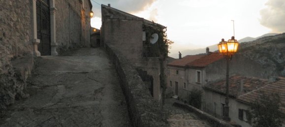 9 rooms House in Atena Lucana, Italy No. 255406 3