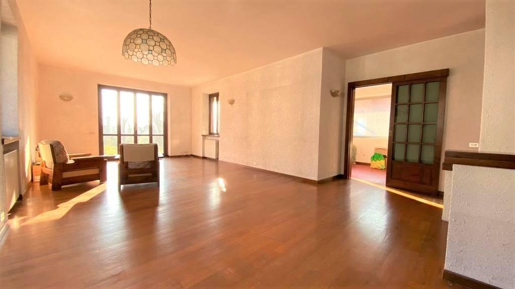 Villa de 6 habitaciónes en Arluno, Italy No. 157835