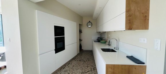 5 bedrooms House in Cambrai, France No. 161182 3