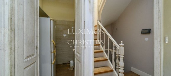 3 bedrooms Villa in Porto, Portugal No. 114416 2