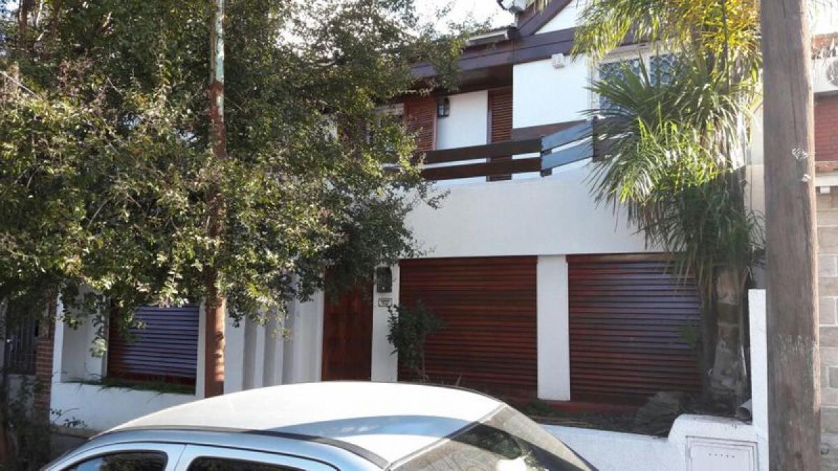 4 غرف نوم منزل في Moron, Argentina رقم 17880