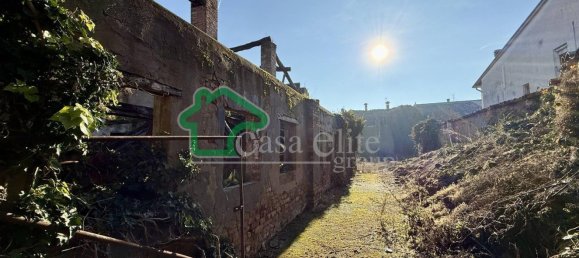 6 rooms House in Trescore Cremasco, Italy No. 207082 4