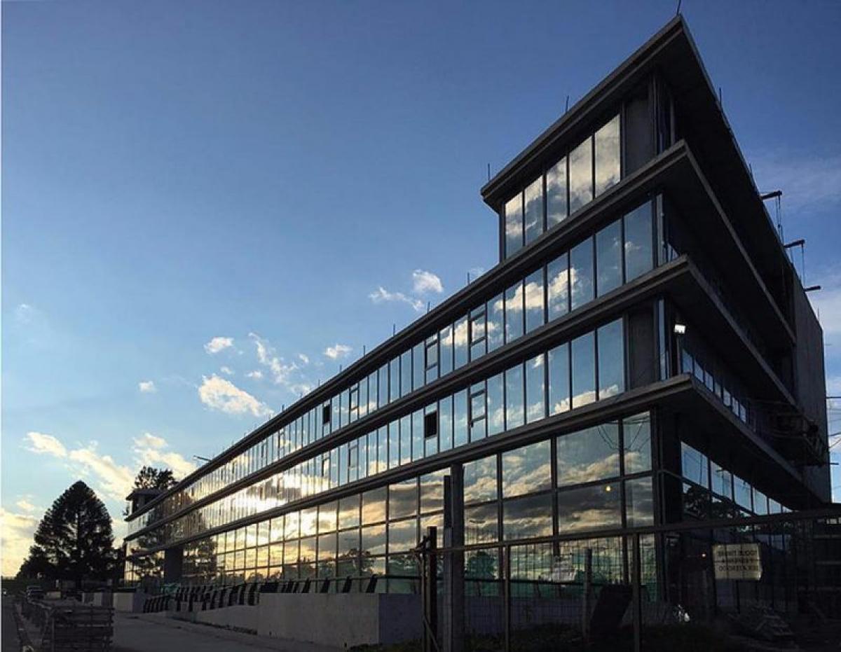 950m² Office in Moreno, Argentina No. 105393