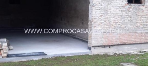 Casa de 5 habitaciónes en San Biagio di Callalta, Italy No. 228169 9