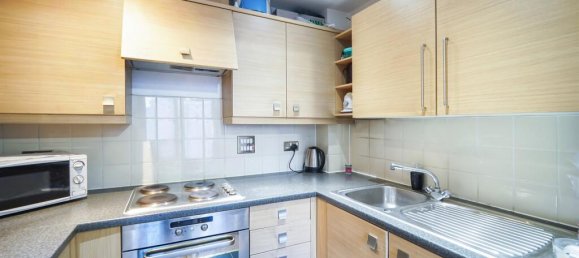 1 bedroom Apartment in Feltham, United Kingdom No. 9865 3