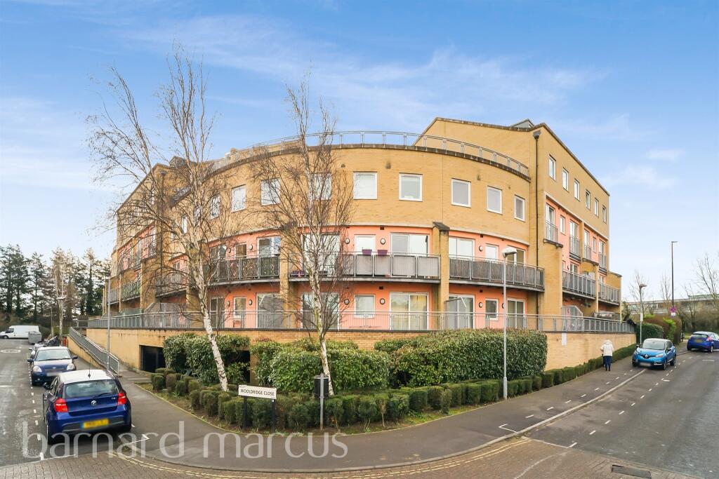 1 bedroom Apartment in Feltham, United Kingdom No. 9865