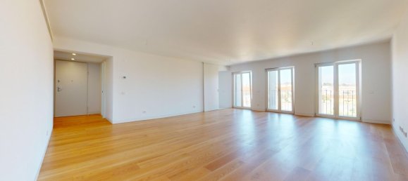 3 bedrooms Apartment in Lisbon, Portugal No. 113182 3