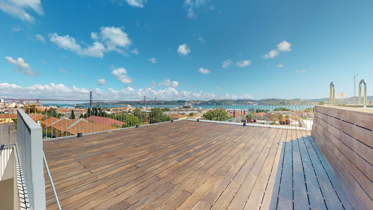 3 bedrooms Apartment in Lisbon, Portugal No. 113182