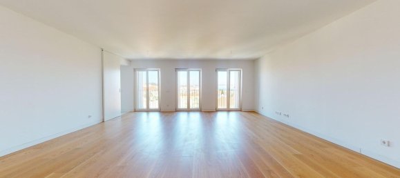 3 bedrooms Apartment in Lisbon, Portugal No. 113182 2