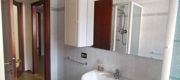3 rooms Apartment in Carrara, Italy No. 287543 5