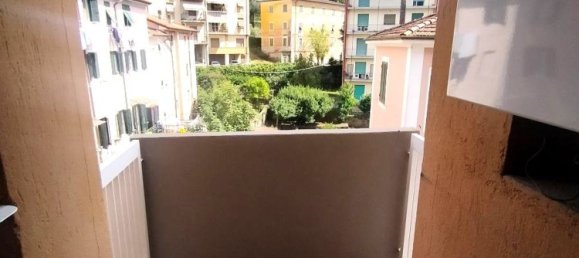 3 rooms Apartment in Carrara, Italy No. 287543 7
