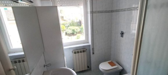 3 rooms Apartment in Carrara, Italy No. 287543 3