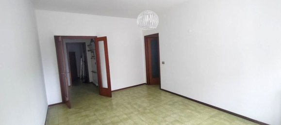 3 rooms Apartment in Carrara, Italy No. 287543 12