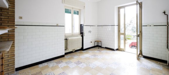 2 bedrooms Apartment in Teramo, Italy No. 121675 13