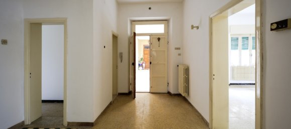 2 bedrooms Apartment in Teramo, Italy No. 121675 3
