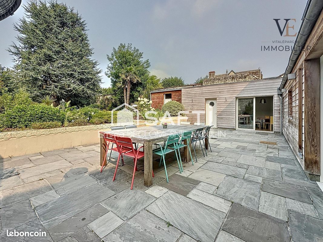 Casa de 5 dormitorios en Bayeux, France No. 357332