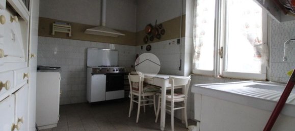 3 rooms Apartment in Campobasso, Italy No. 61768 4