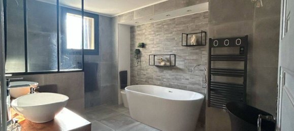 5 bedrooms Villa in Tarascon, France No. 330539 11