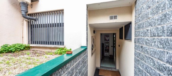 140m² Office in Lainate, Italy No. 6048 18