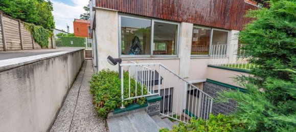 140m² Office in Lainate, Italy No. 6048 20