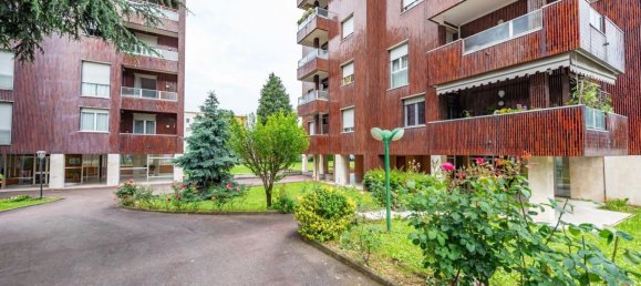 140m² Office in Lainate, Italy No. 6048 19