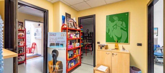 140m² Office in Lainate, Italy No. 6048 3