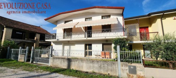 3 bedrooms House in Gorizia, Italy No. 291235 3