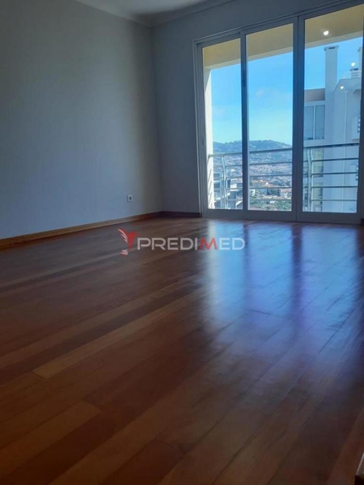 Estudio en Funchal, Portugal No. 715