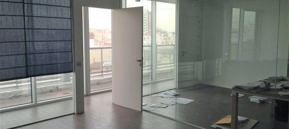 1500m² Commercial property in Valencia, Spain No. 950 3